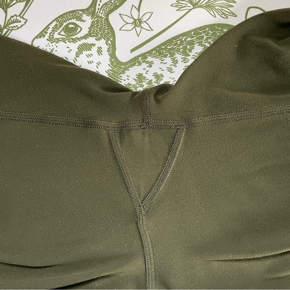 Lululemon Groove Nulu SHR Super High-Rise Flare Pant Dark Olive Army Green sz 14 - Picture 9 of 9